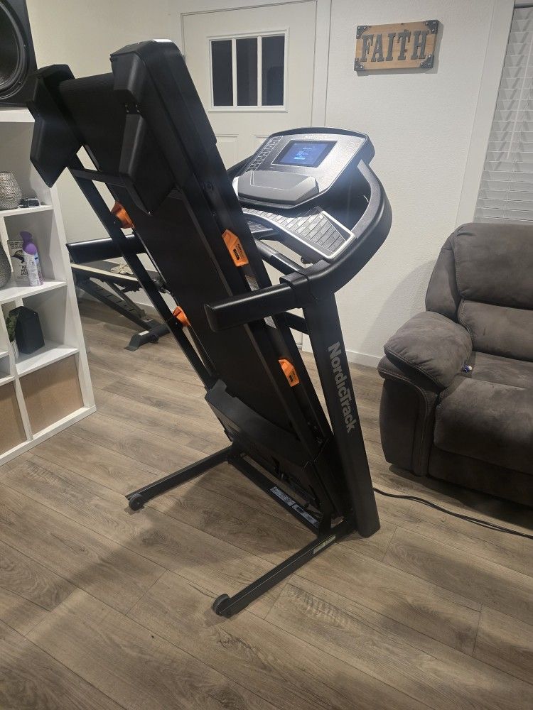 NordicTrack C700 Treadmill