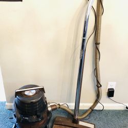 Rainbow Vacuum