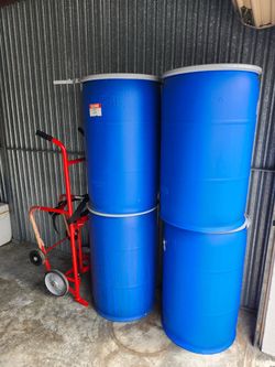 COMMERCIAL PLASTIC DRUMS AND DOLLY