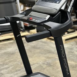 PROFORM TRAINER 8.7 Treadmill, Like-New Condition! $0 Interest Financing Available!