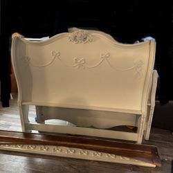 Full-size Original Disney Princess Sleigh Bed