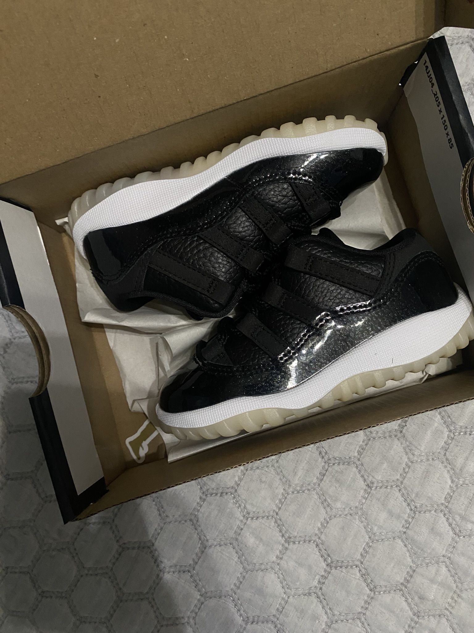 Jordan 11 retro low 72-10