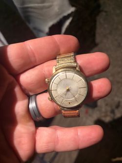 Vintage Gold-Tone Wristwatch with Expansion Band