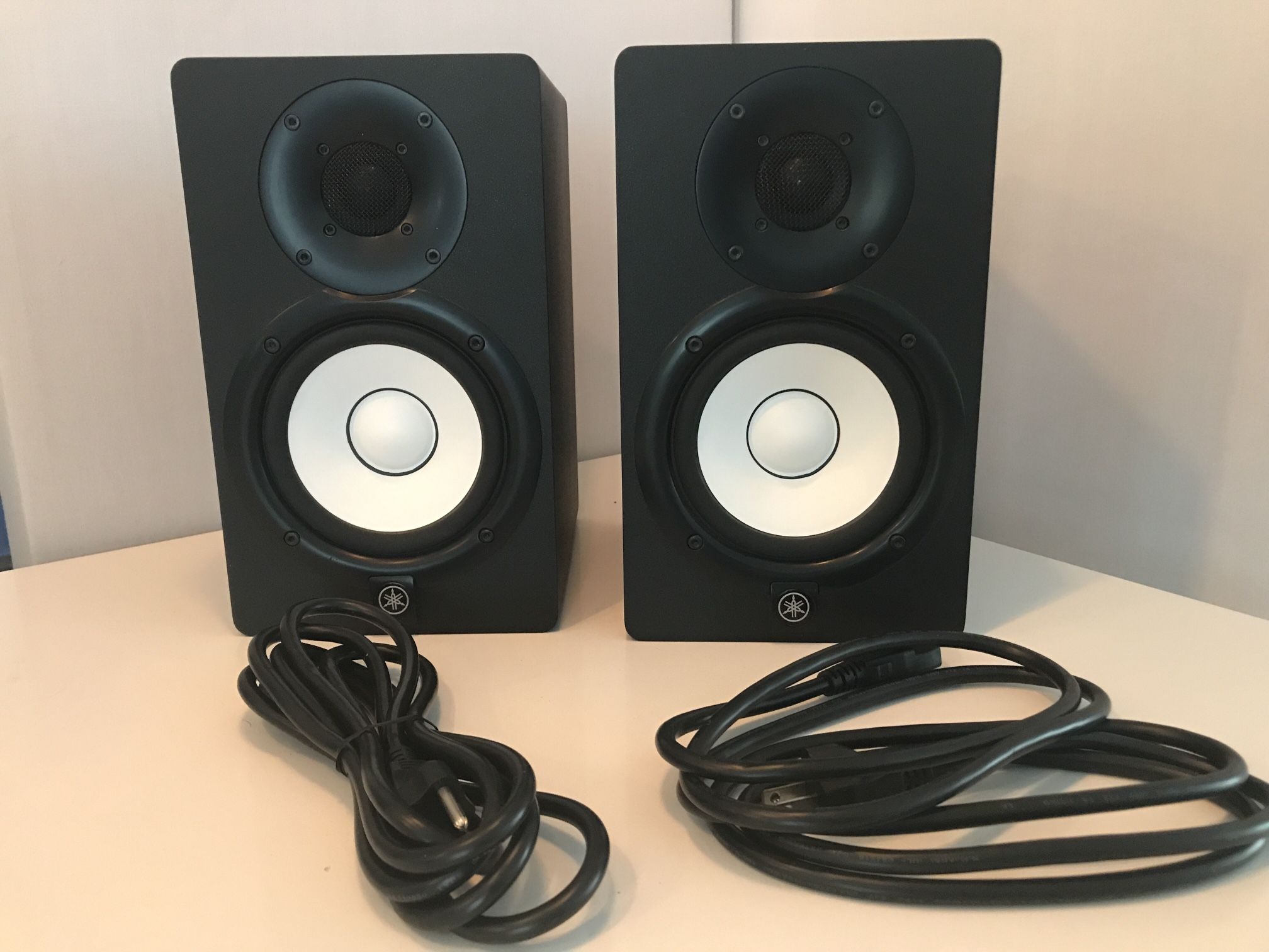 Yamaha HS5 Powered Studio Monitors (pair) - Black
