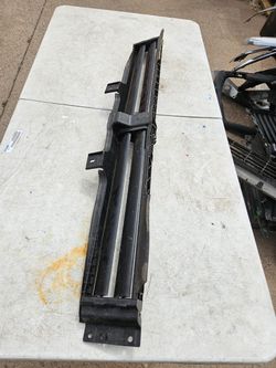 Chevy equinox EV shutter Oem