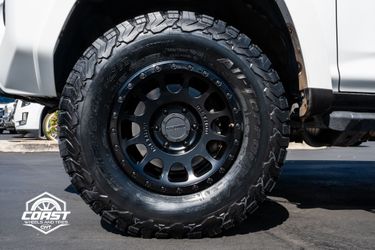 Method Mr305 17" 6x139.7 Double Black 