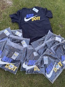 Men’s small medium 2X available