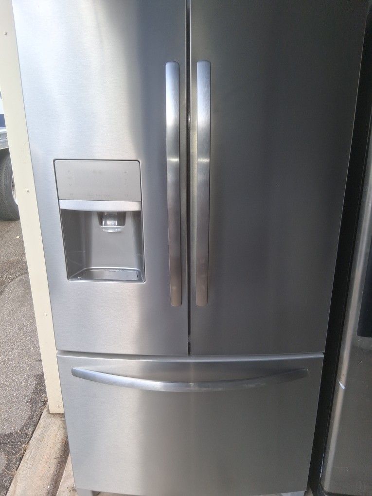 🥶$160 Electrolux 3-Door Stainless Steel Refrigerator Works Great 🥶 90-Day Warranty 🥶 Delivery Or Pick Up Available 🥶
