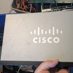 CISCO SG100-16 16 Port Gigabit Switch