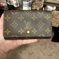 used lv wallet