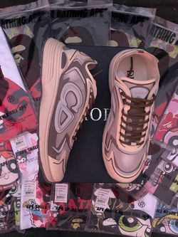 B30 size 9 men’s
