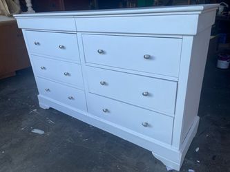 White Wood Dresser