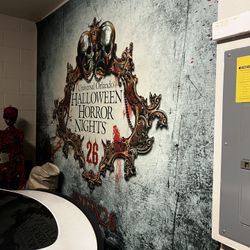 Halloween horror Nights banner! 12’ X 12’