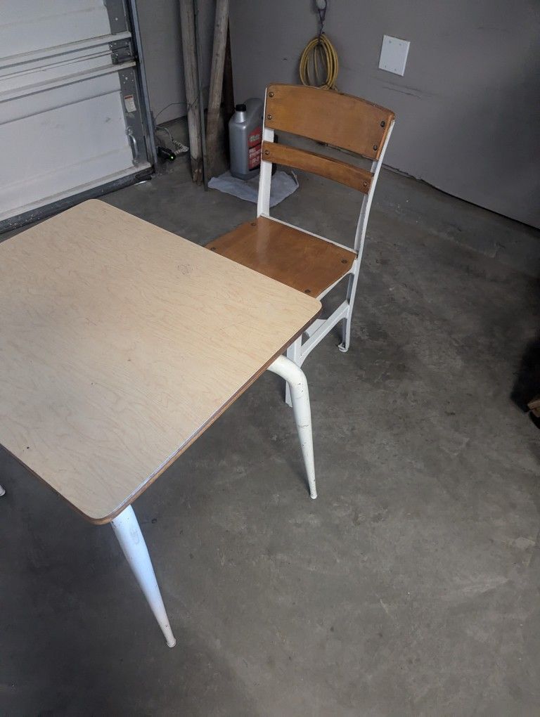 Student Desk And Chair 