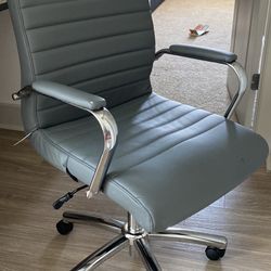 Desk best sale chair offerup