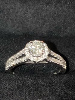 New condition 14k white gold natural diamond ring