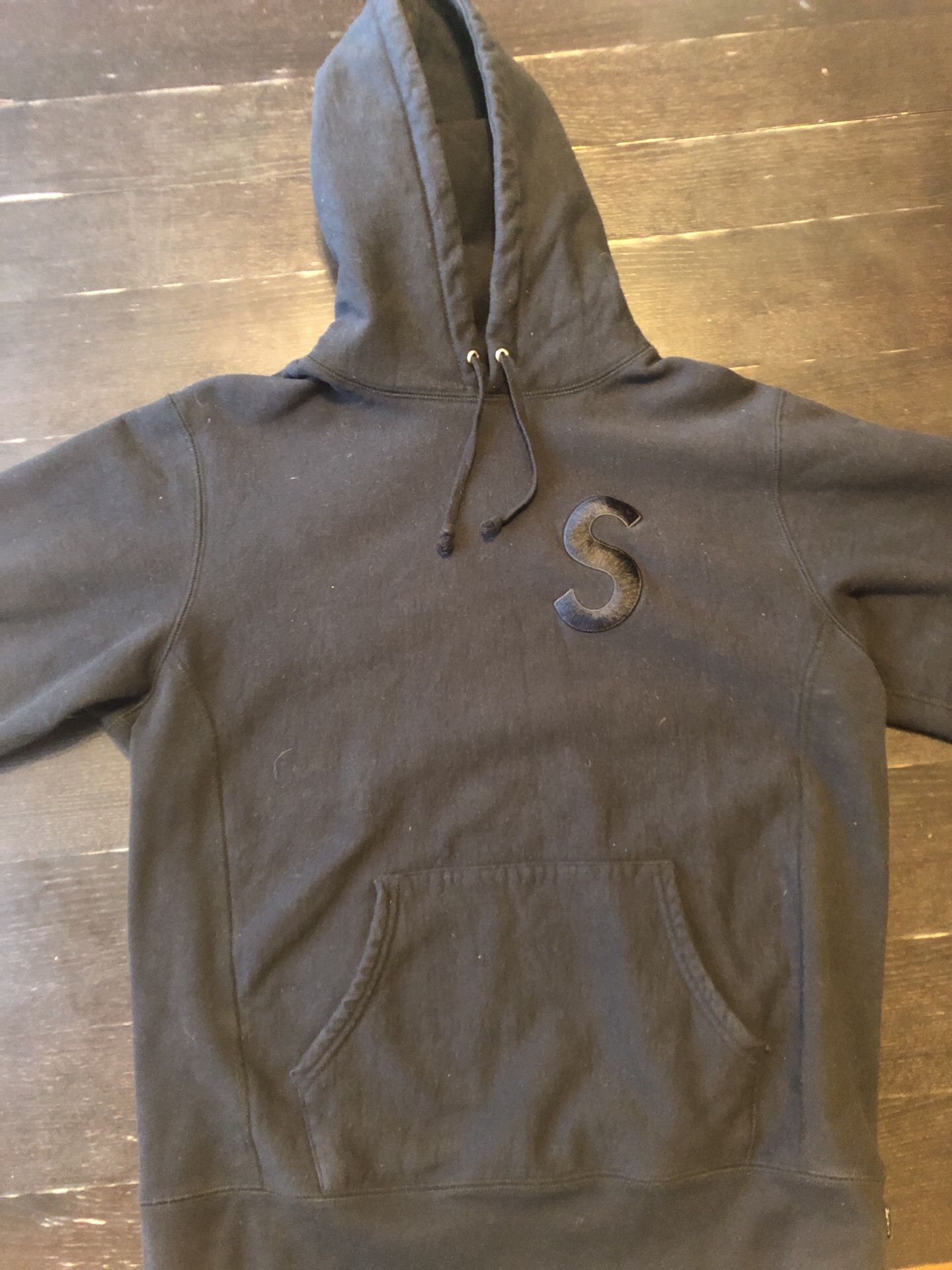 100% auth supreme tonal S logo black hoodie size L!