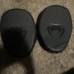 Boxing Gloves And Mits