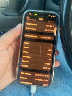 iPhone 17 White 256gb visible locked