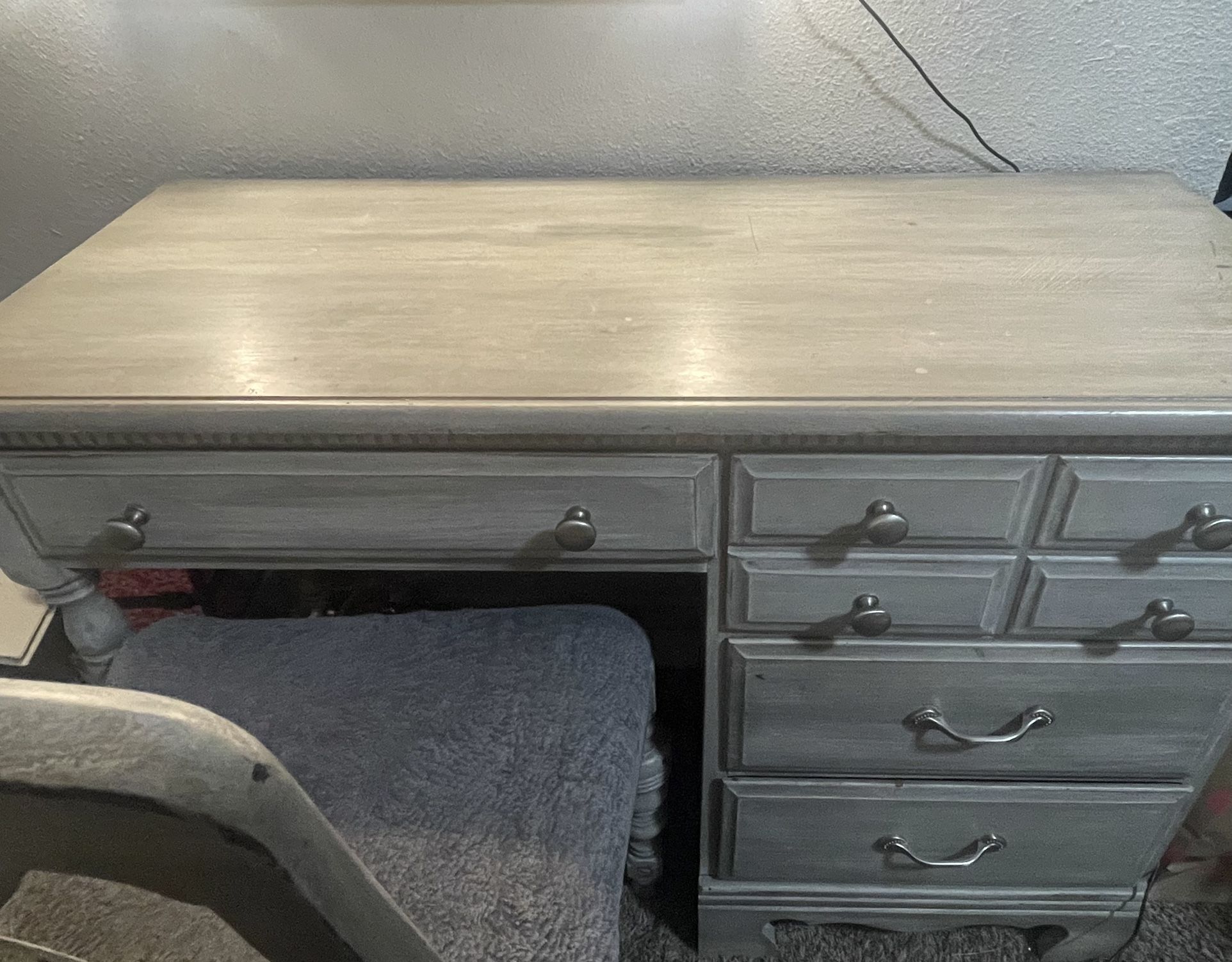 USED VANITY MIRROR INCLUDED