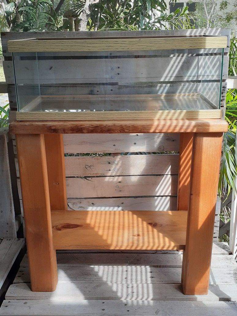 Reptile Tank With Solid Wood Stand w/ESU UVB Light