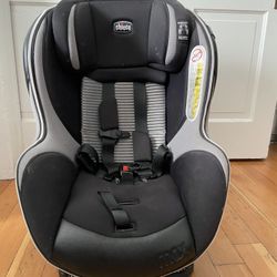 Chicco Nextfit Zip