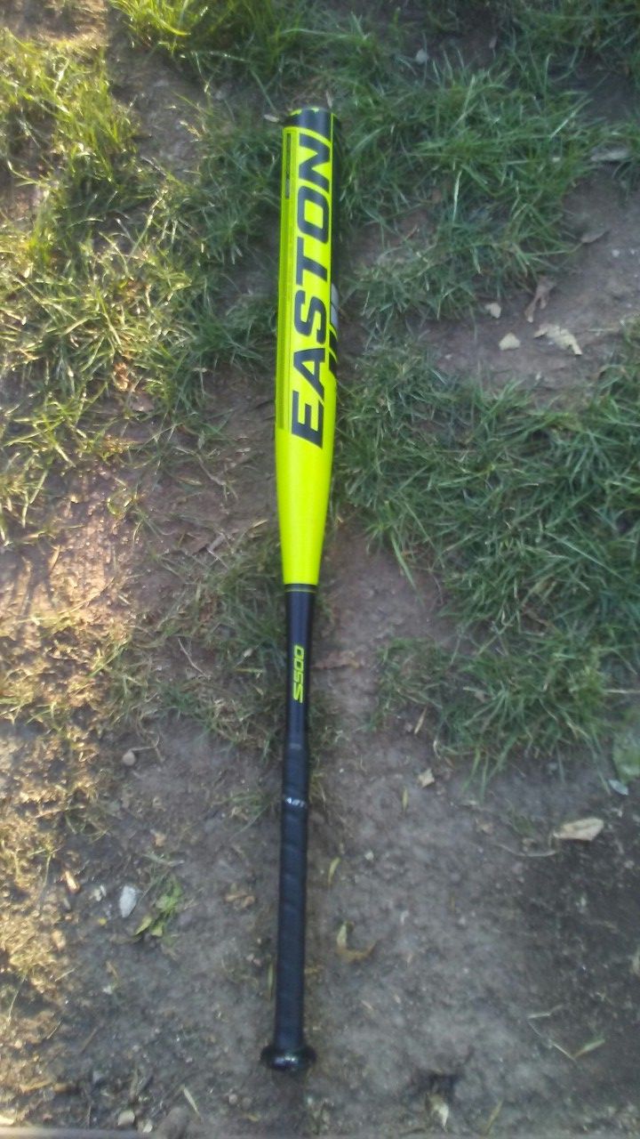 Easton S500 official 28 oz soft ball bat