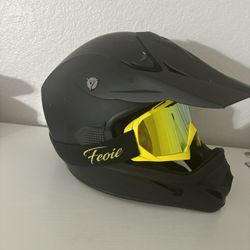 Helmet And Googles 