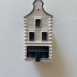 KLM Delft House #36