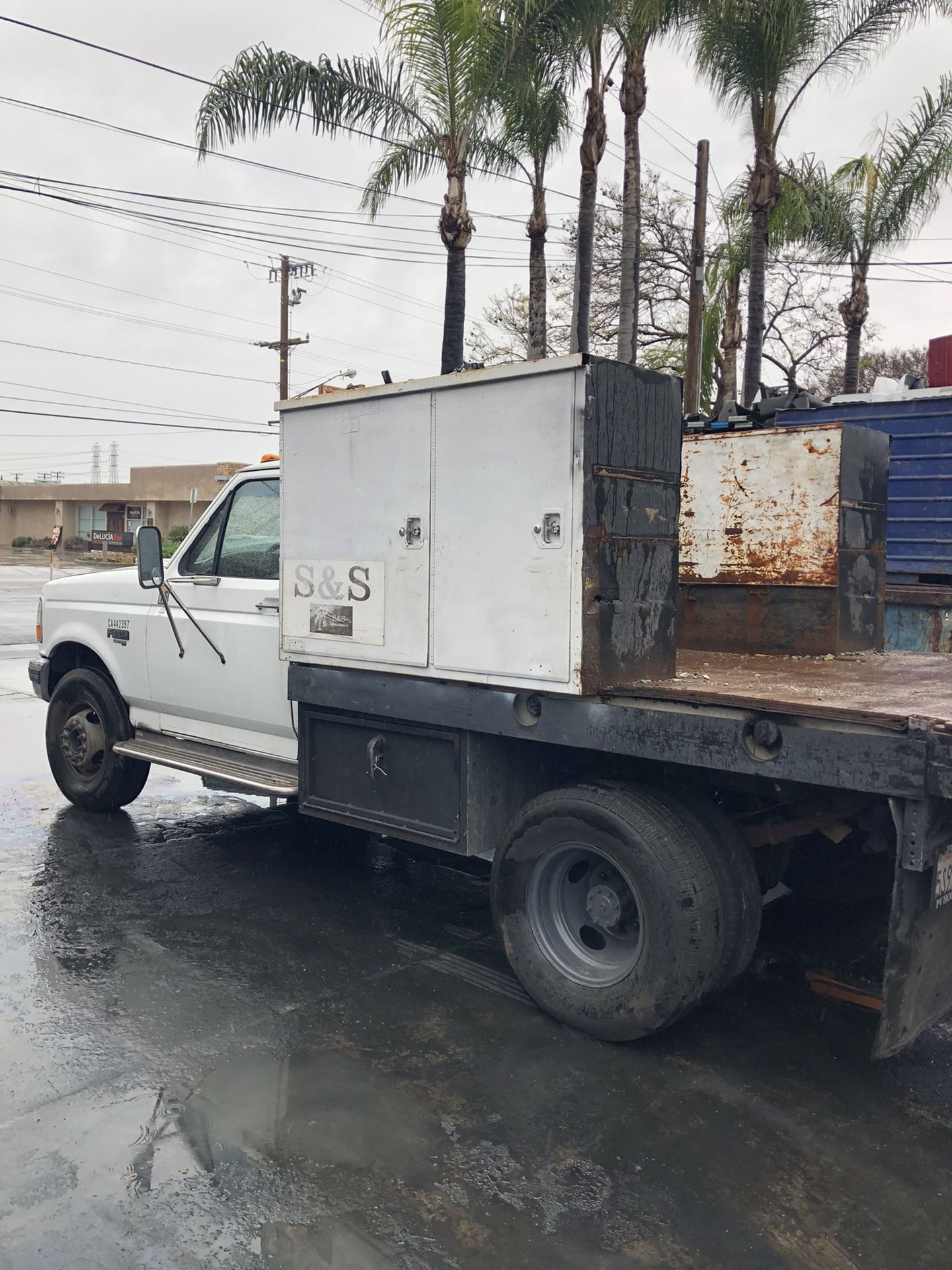 1996 ford truck or bronco parts this is a 7.3 diesel flat bed