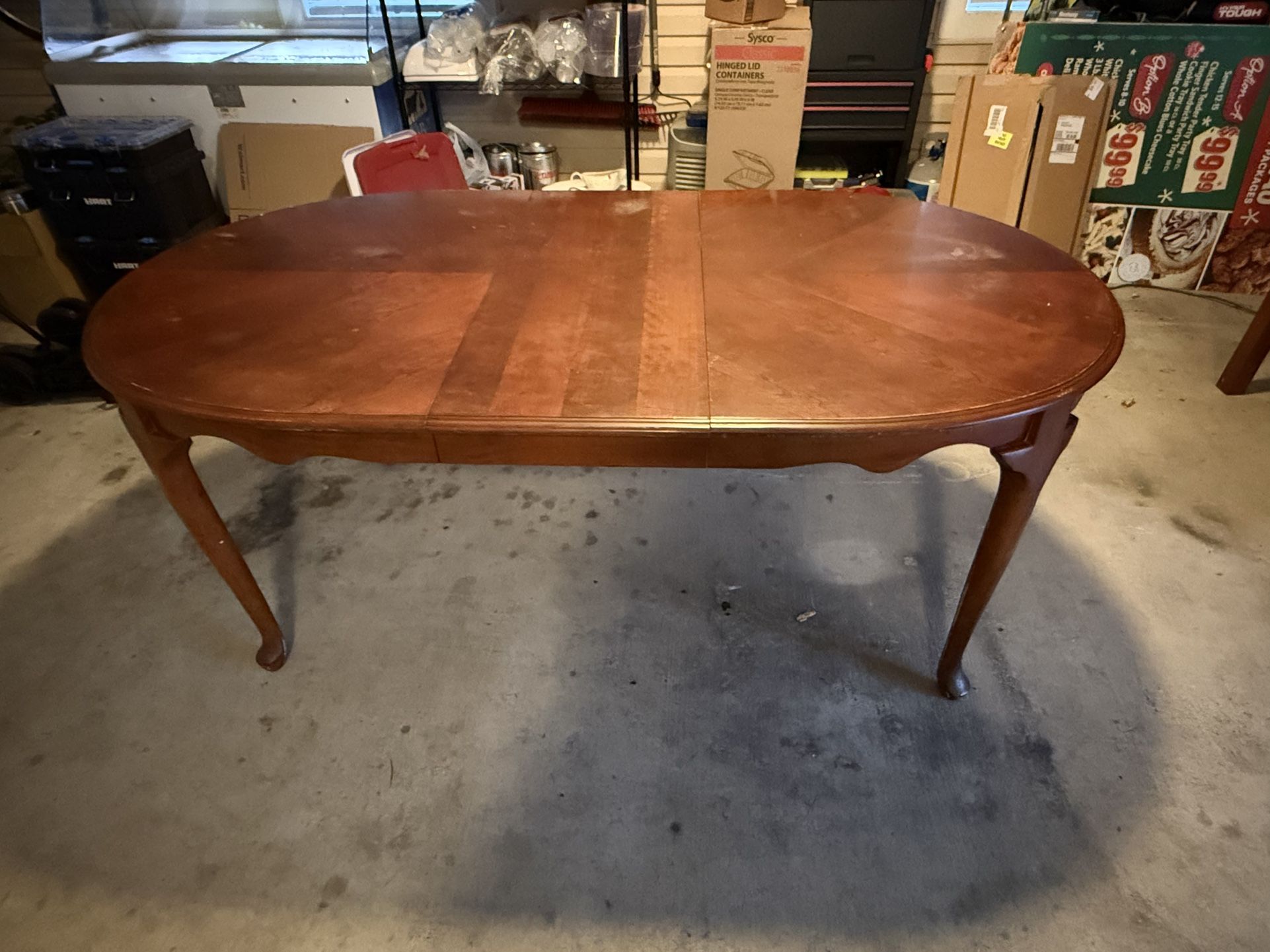 Oval Dinning room Table
