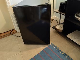 Insignia mini-fridge