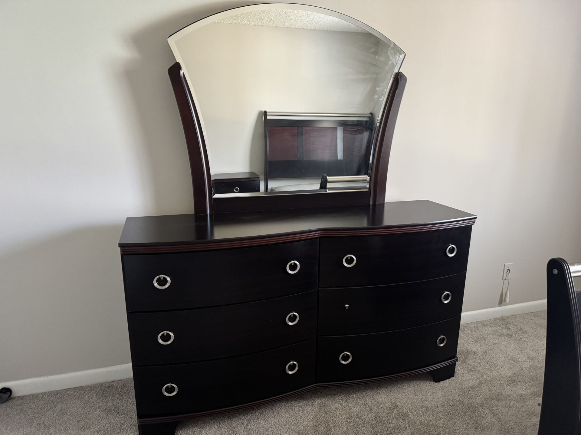 Queen Bedroom Set😍