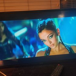 Polaroid  32 Inch MONITOR/TV Pick Up Van NUYS