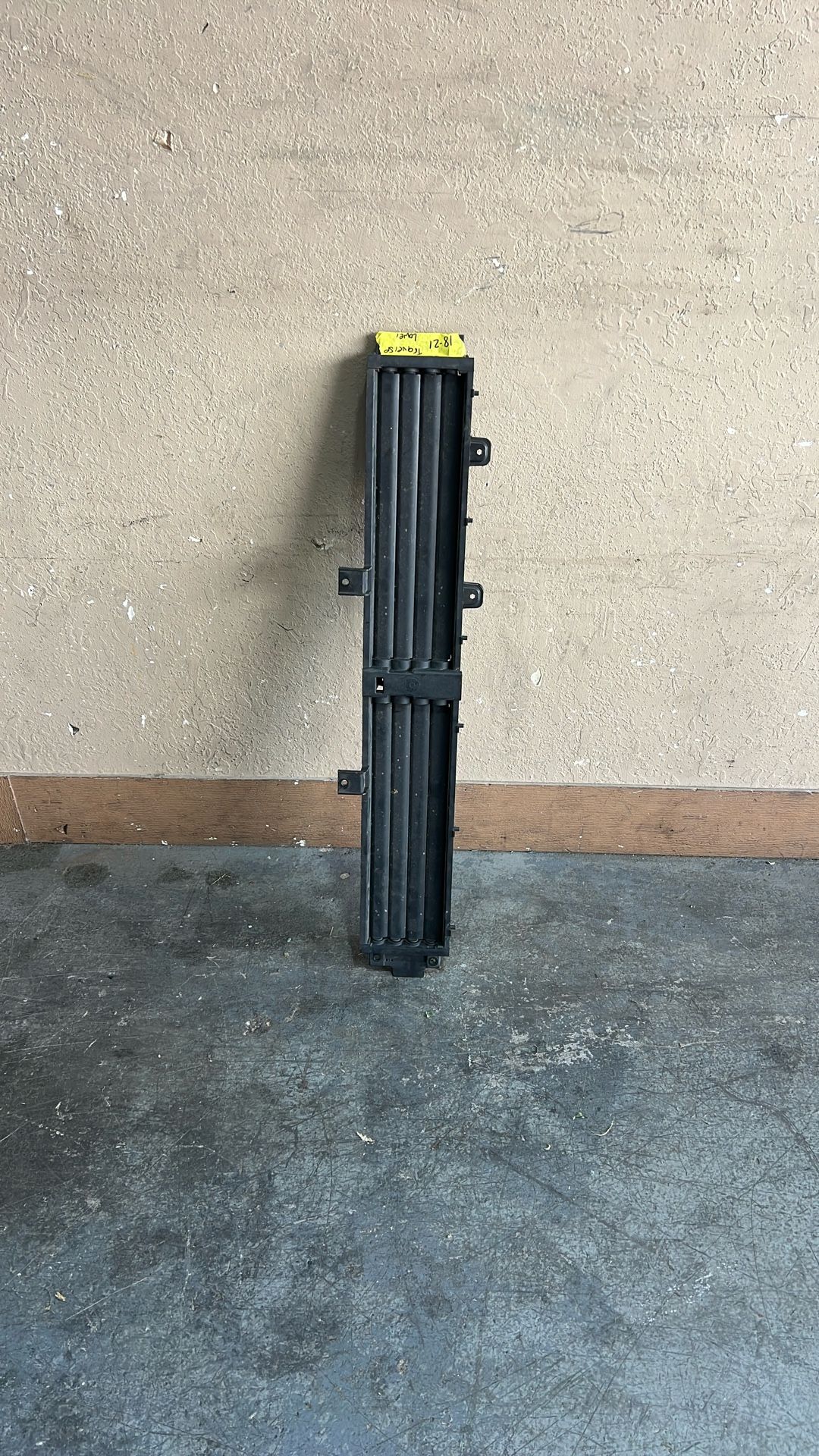 18-21 Chevy Chevrolet Traverse Lower Air Shutter 2018 2019 2020 2021