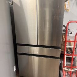 Samsung Bespoke 29 Cu. ft 4-Door French Door Refrigerator with Beverage Center RF29BB8600QLAA