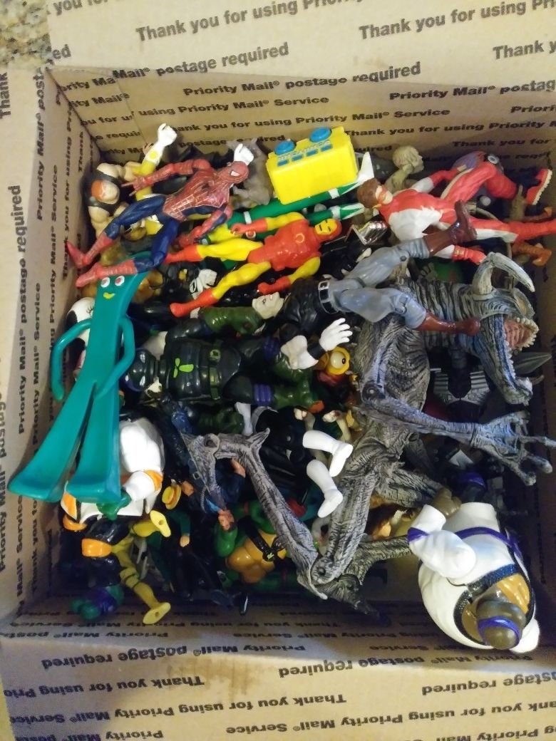 Loose vintage toy lot