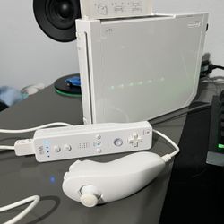 Nintendo Wii With 256gb Of GameCube And Wii Games 