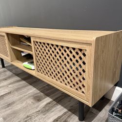 Tv Stand / under Tv Table 