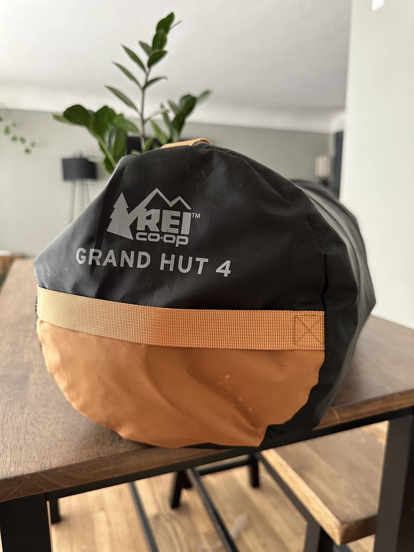 REI Grand Hut 4 Tent for Sale in Portland, OR - OfferUp