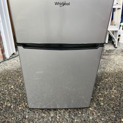 Mini Fridge & Freezer