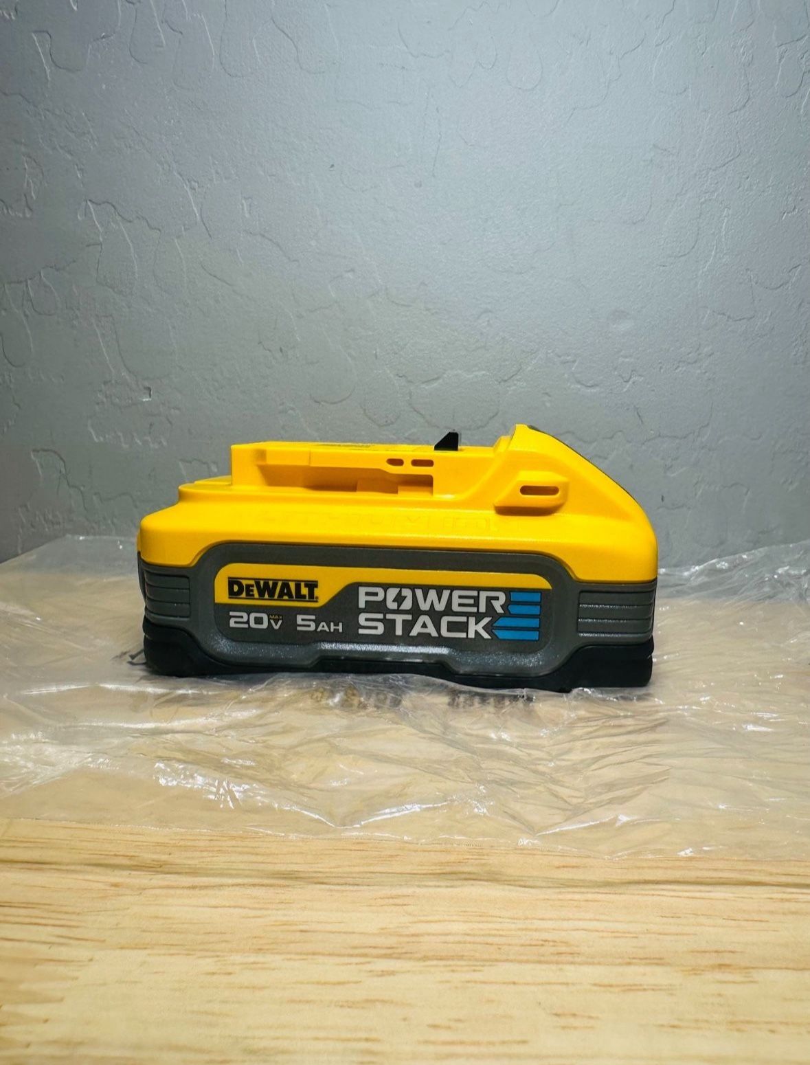 DEWALT POWERSTACK BATTERY 