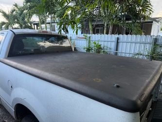 Tapa dura UnderCover para Ford F-150 6.5’ – 81” – Hard Tonneau Cover