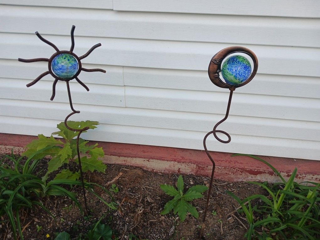 Yard Gazing Orbs