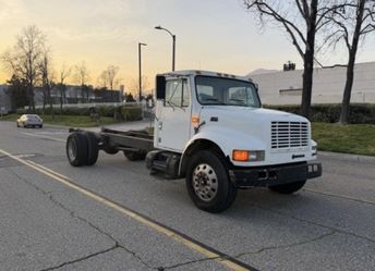 1999 INTERNATIONAL 4700 CAB AND CHASSIS Runs & Drives Hydraulic brakes  $3900 Make Offer 
