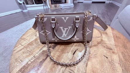 Louis Vuitton Monogram OnTheGo East West - M23641