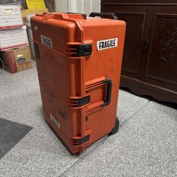 Pelican Road Case.