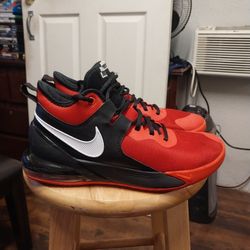 Used   NIKE   Air  Max  Impact