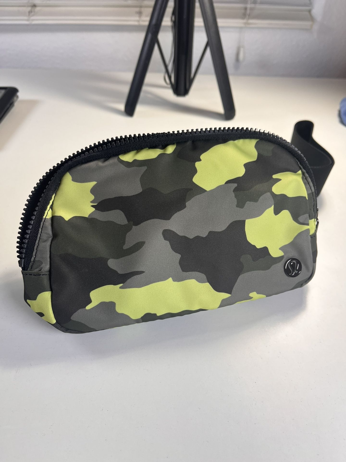 lululemon Everyday 1L OG Fanny Waist Hip Pack belt bag Camo Neon NWOT