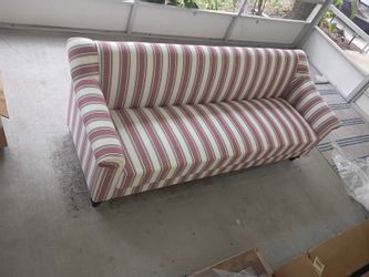 Vanomi Sofa